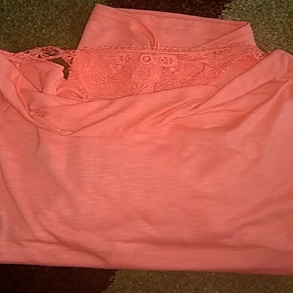 Ladies top - Picture 4 of 4